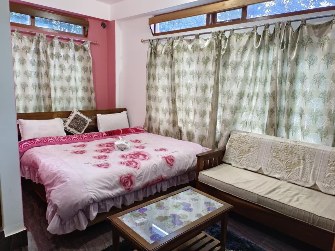 Hotel White Tara Tawang Exterior foto